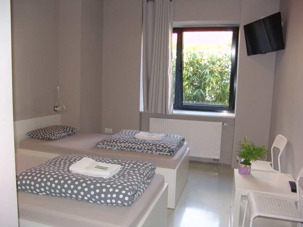 Private Rooms At Hostel63 Zagabria Esterno foto